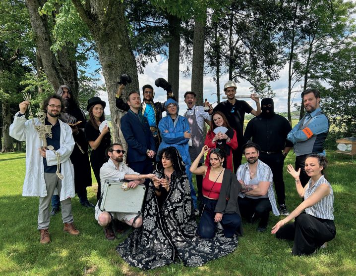 L'équipe au complet costumée